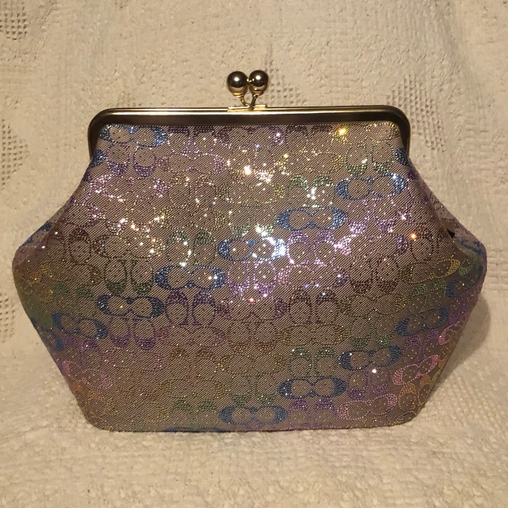 COACH
Large Kisslock Frame Bag, NWOT
in Crystal signature jacquard